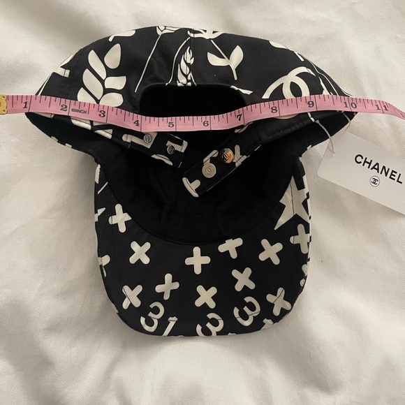CHANEL 22P Black Baseball Cap with White Logo & Motif Print. - Picture 10 of 12